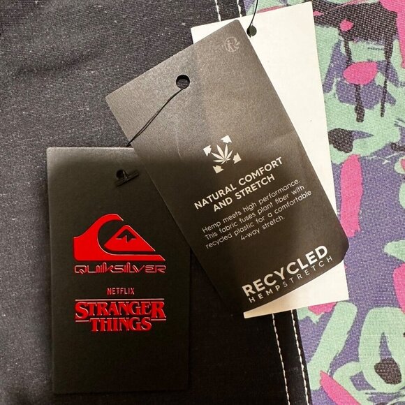 Quiksilver x Stranger Thing Men Size 40 Original Arch 1986 Board Shorts 18” NWT - Picture 9 of 12